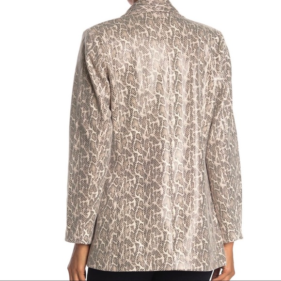 Love Token – Faux Leather Snake Print Blazer - Picture 2 of 3
